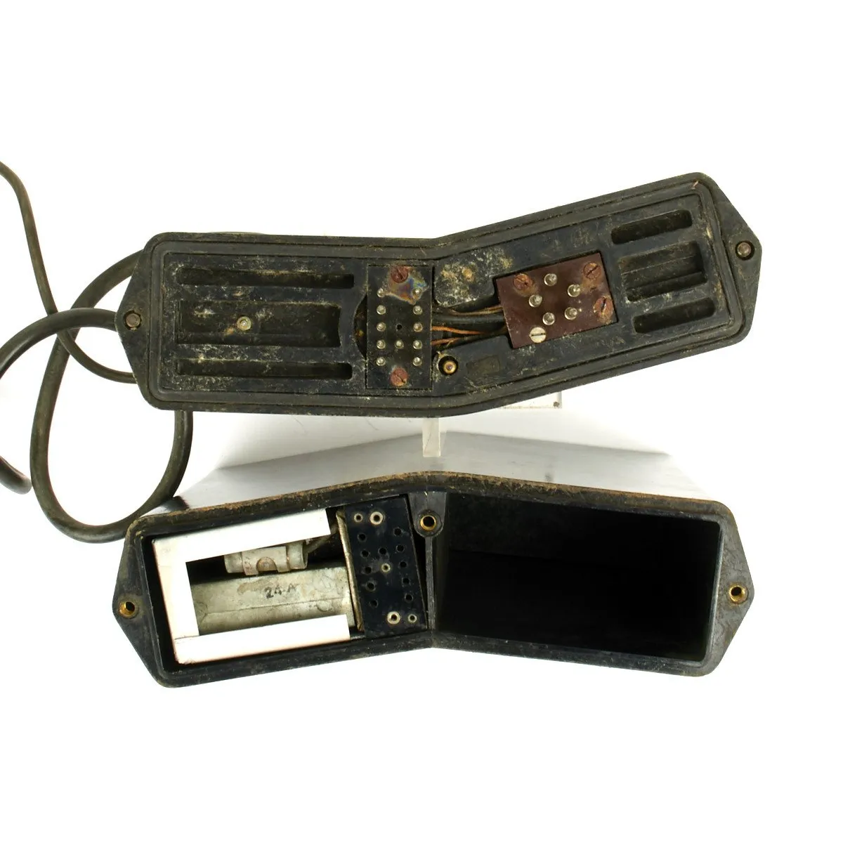 Original U.S. WWII Marine Paratrooper MAB Portable and Mobile Transmitter Radio - The Para-Talkie
